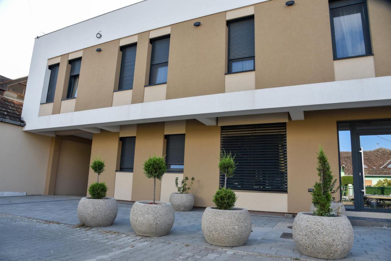 Merak Rooms & Caffe Bar Σάμπατς Εξωτερικό φωτογραφία